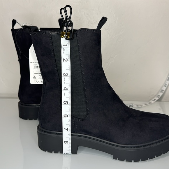 Time and Tru black faux suede Chelsea Boots 10 - Picture 11 of 12